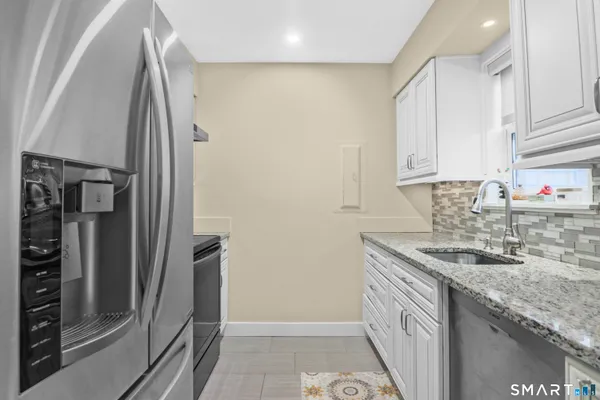 $3,100 | 14 1/2 Fairview Avenue, Unit B3, Norwalk, CT 06850