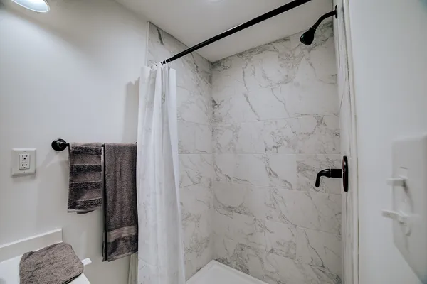 $289,900 | 2775 East Riverview Drive, Kankakee, IL 60901