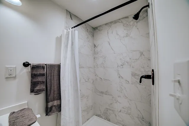 $289,900 | 2775 East Riverview Drive, Kankakee, IL 60901