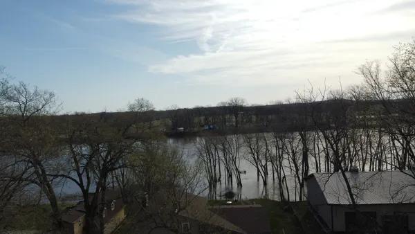 $289,900 | 2775 East Riverview Drive, Kankakee, IL 60901