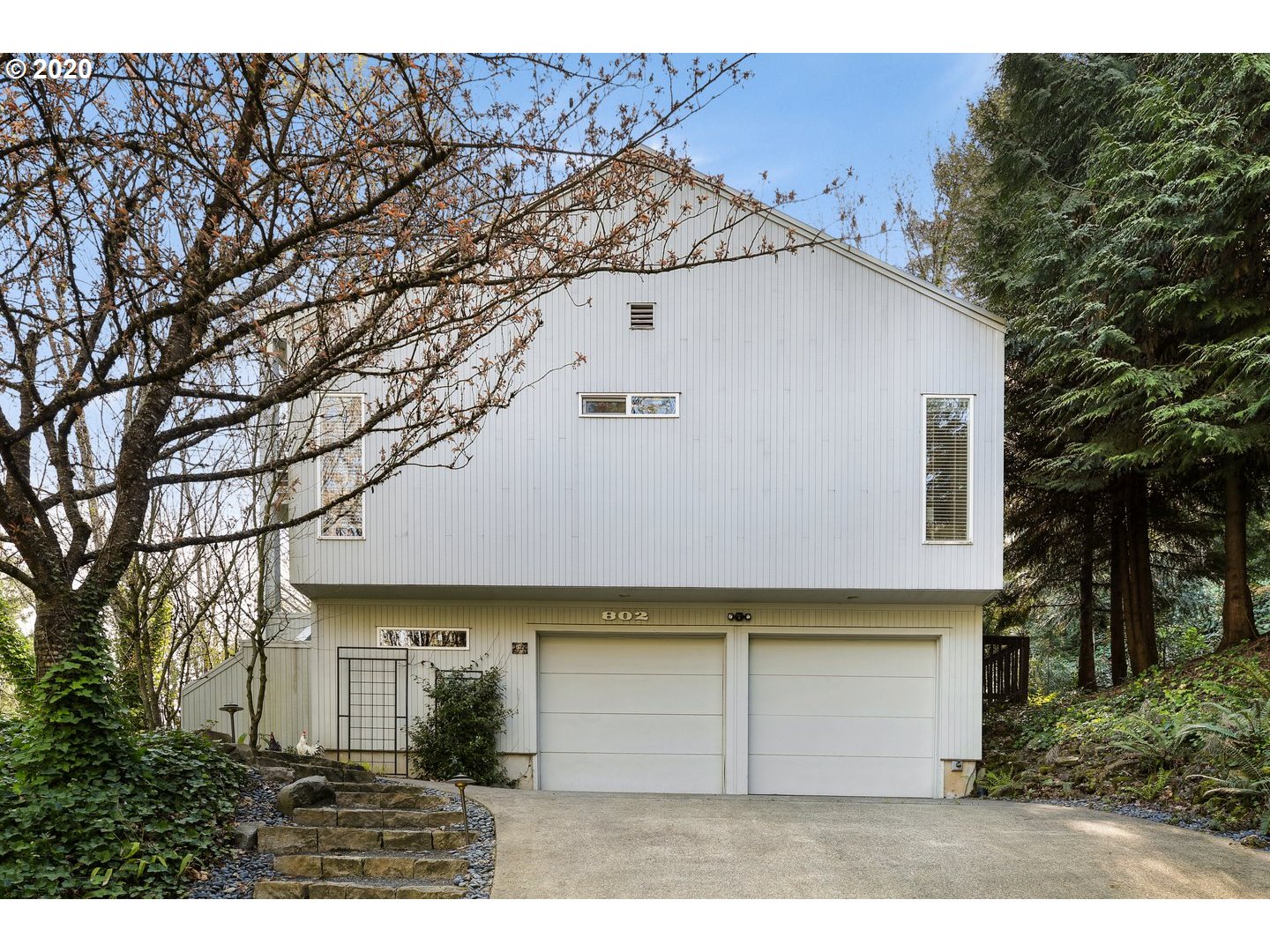 802 Southwest Terwilliger Place Portland, OR 97239 - Photo 2 of 32 Gallery Image 2