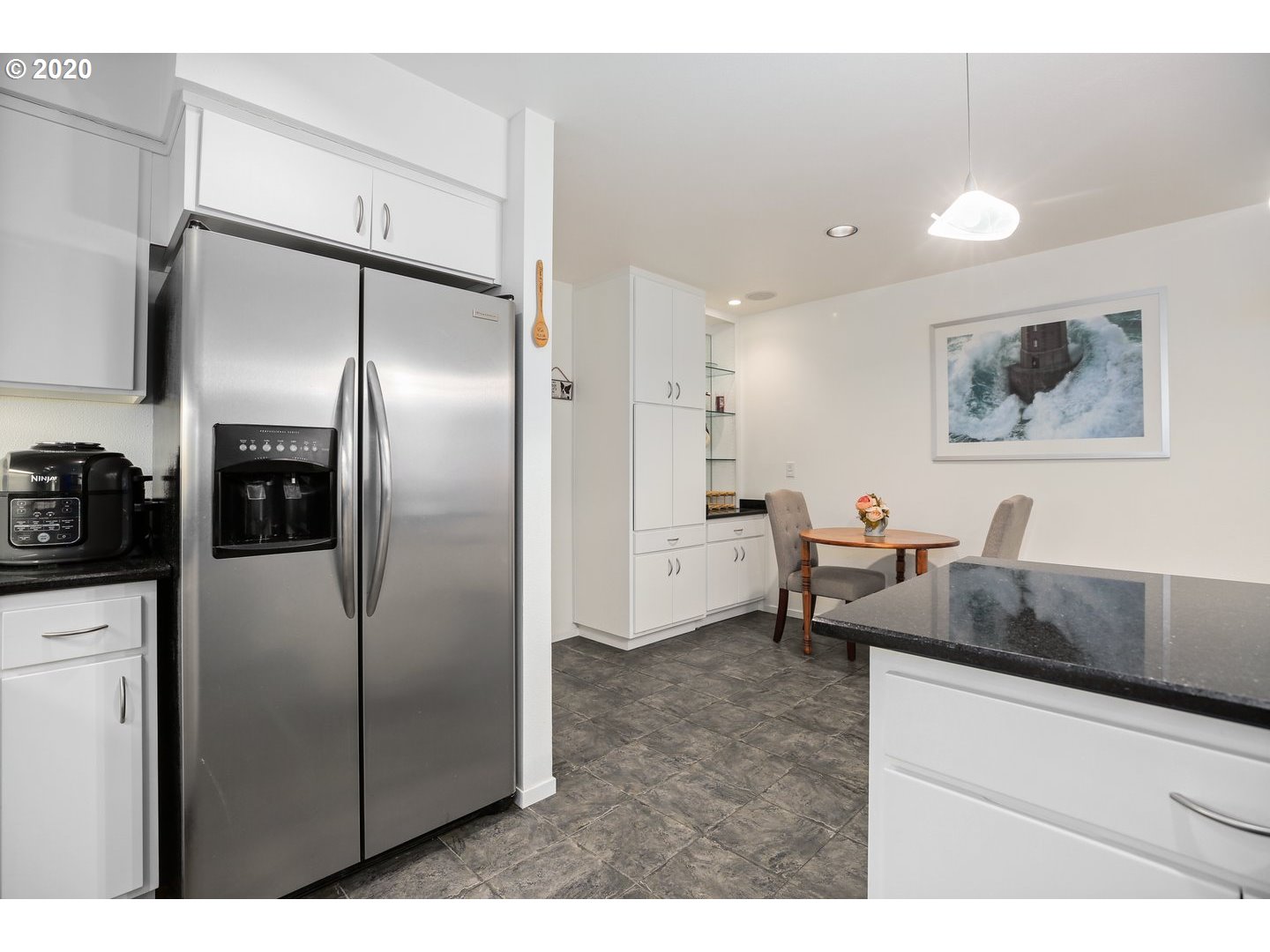802 Southwest Terwilliger Place Portland, OR 97239 - Photo 11 of 32 Gallery Image 11