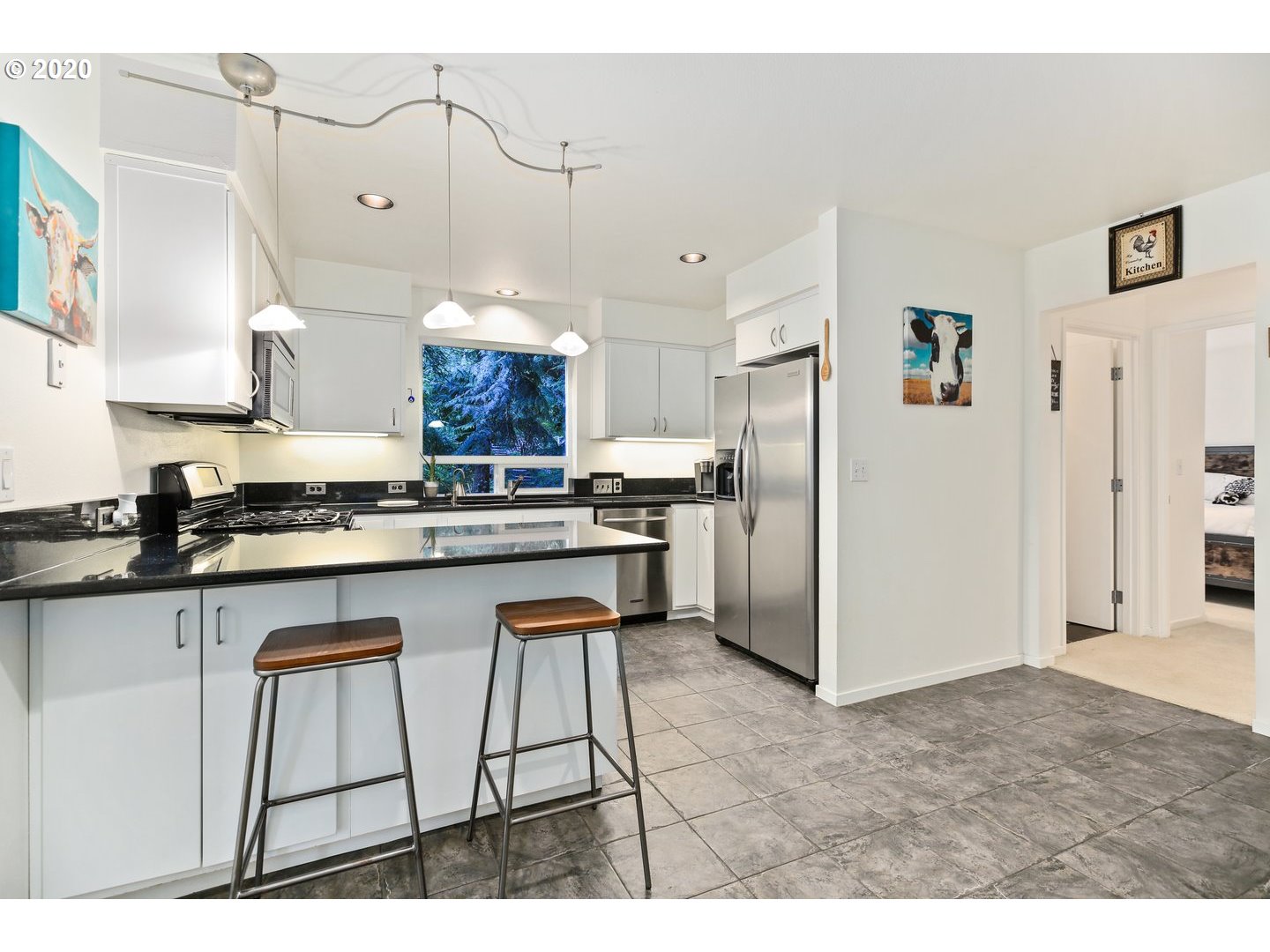 802 Southwest Terwilliger Place Portland, OR 97239 - Photo 12 of 32 Gallery Image 12