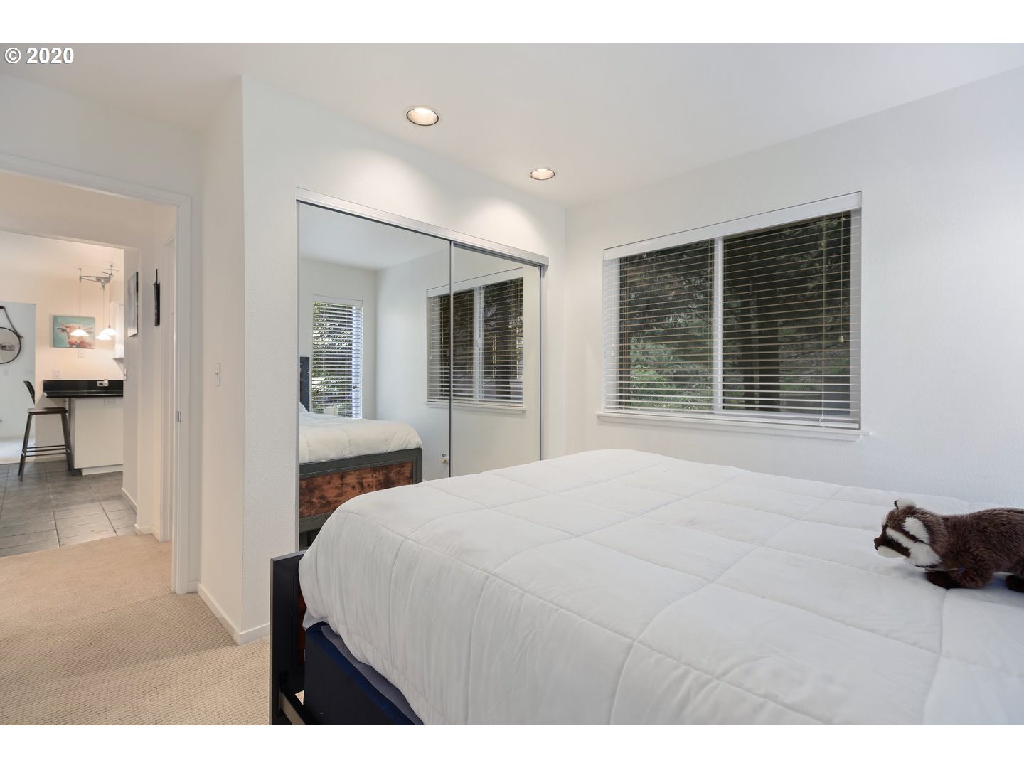 802 Southwest Terwilliger Place Portland, OR 97239 - Photo 13 of 32 Gallery Image 13