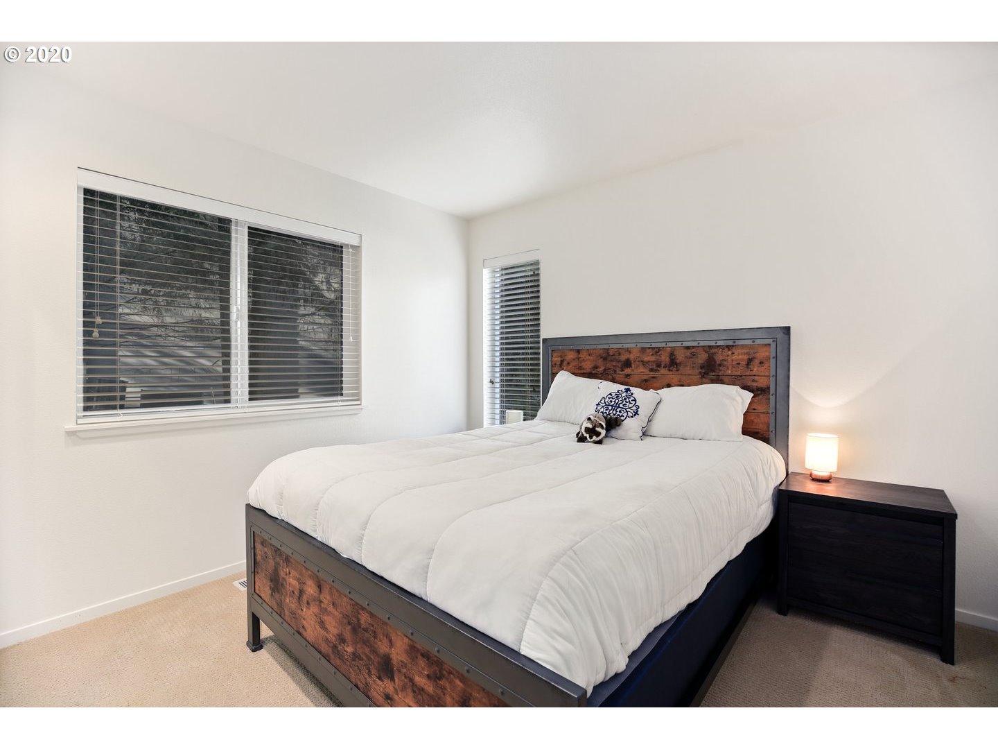 802 Southwest Terwilliger Place Portland, OR 97239 - Photo 14 of 32 Gallery Image 14