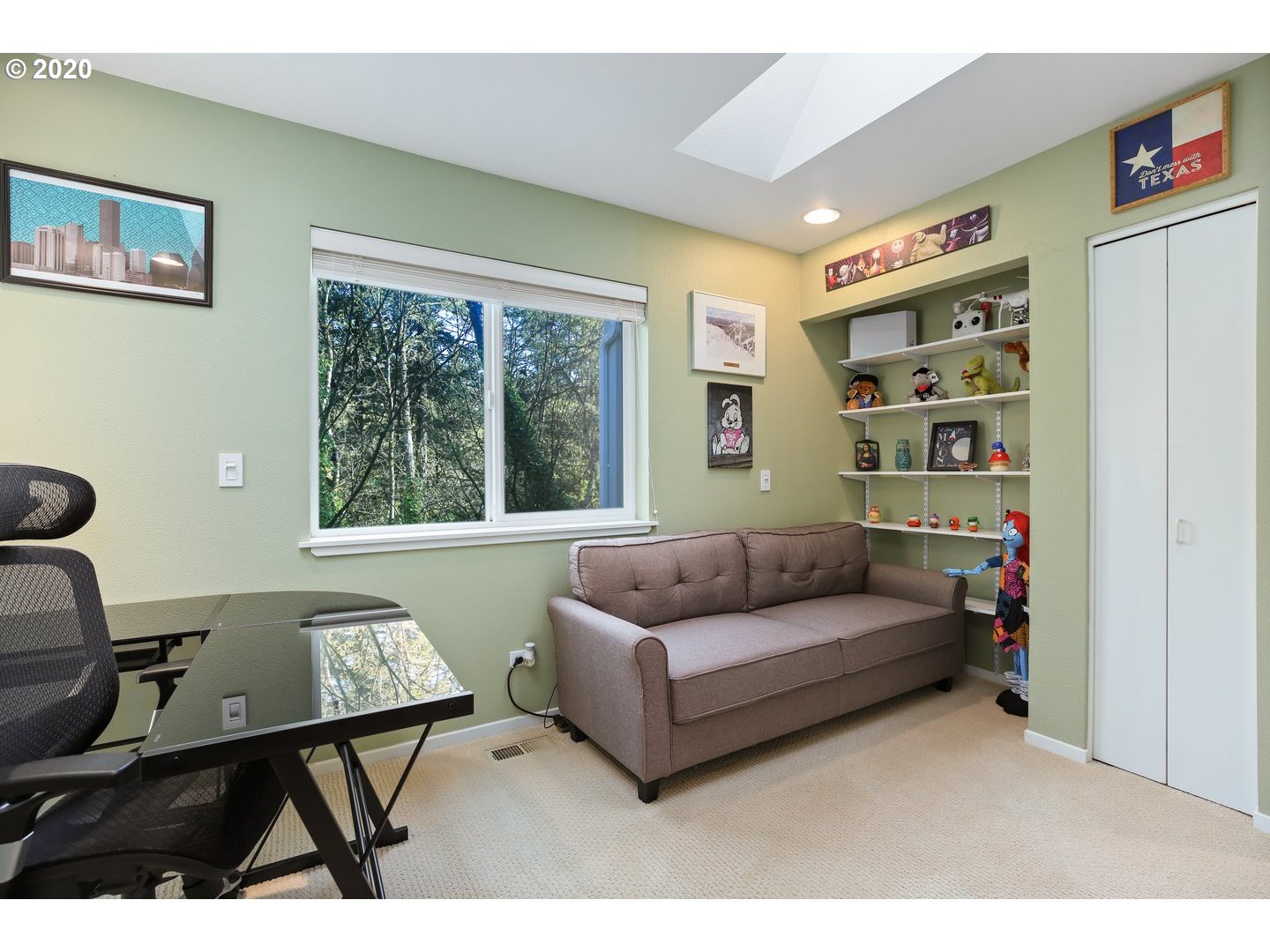 802 Southwest Terwilliger Place Portland, OR 97239 - Photo 17 of 32 Gallery Image 17