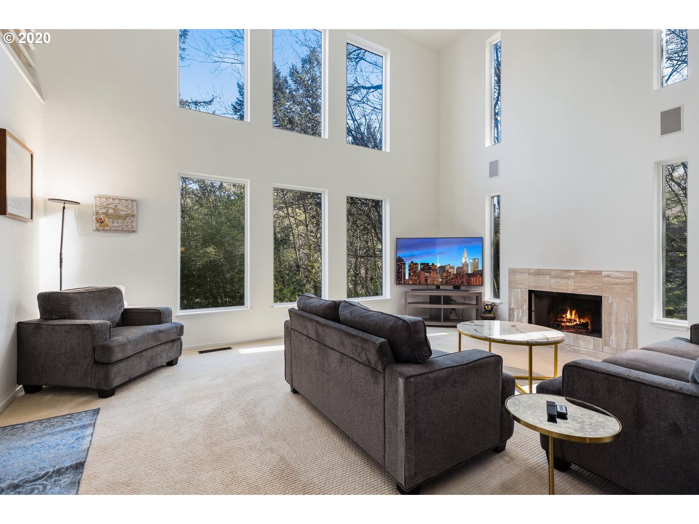802 Southwest Terwilliger Place Portland, OR 97239 - Photo 3 of 32 Gallery Image 3