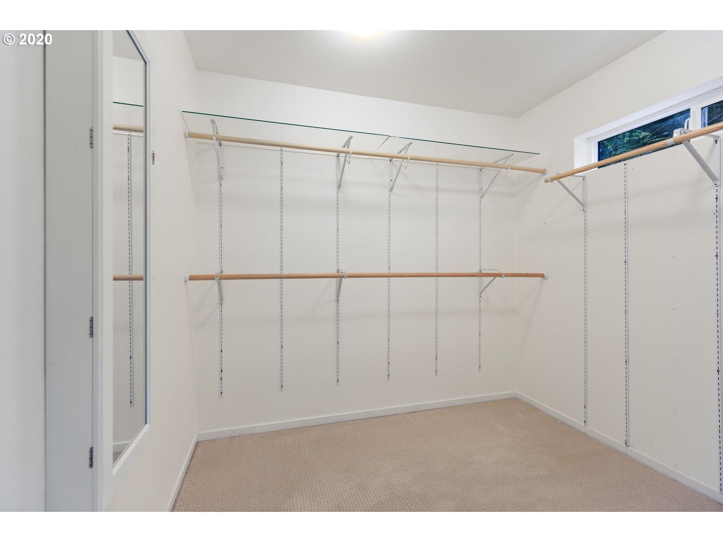 802 Southwest Terwilliger Place Portland, OR 97239 - Photo 23 of 32 Gallery Image 23