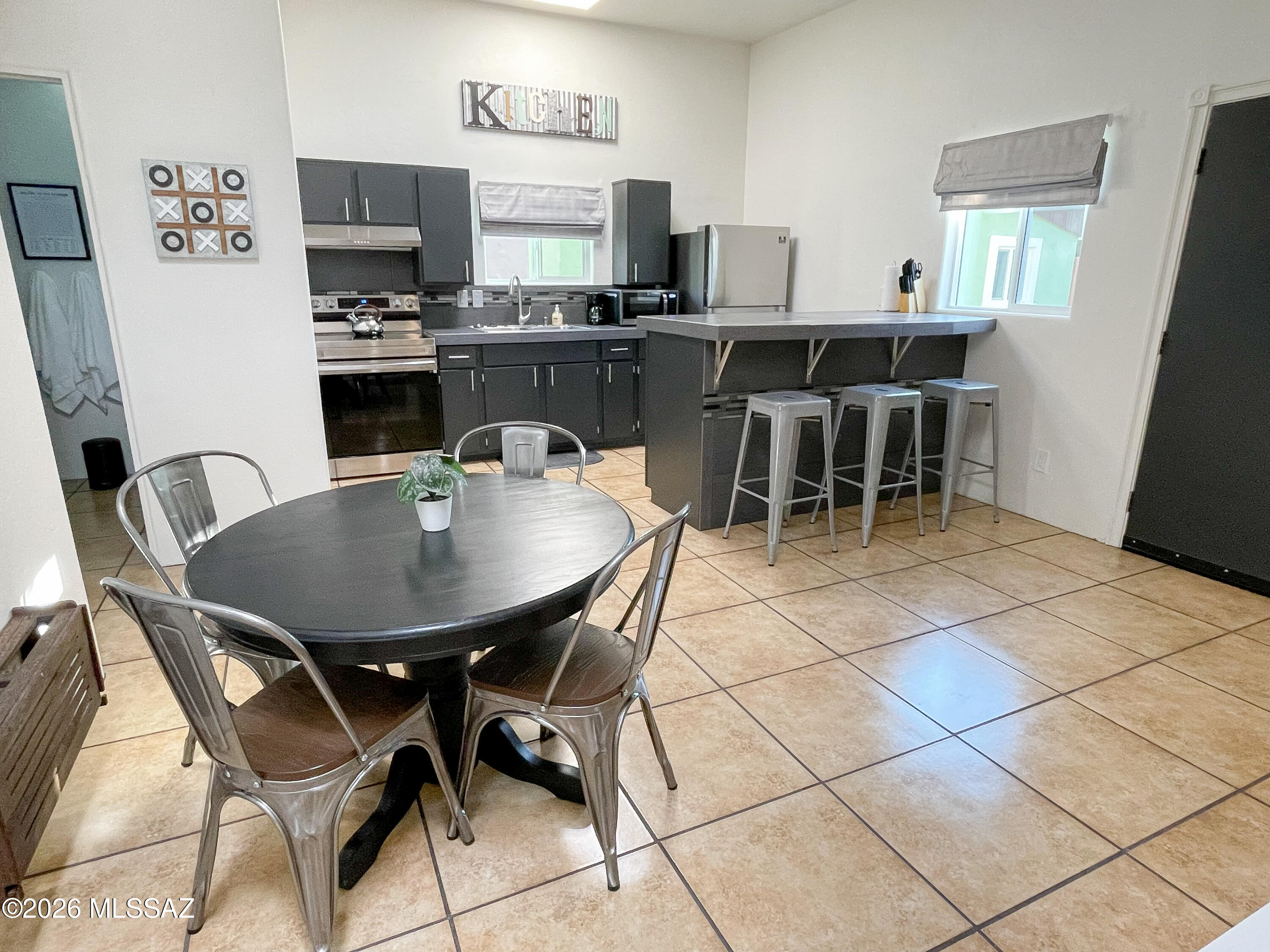 936 East Navajo Road Tucson, AZ 85719 - Photo 1 of 52 Main house