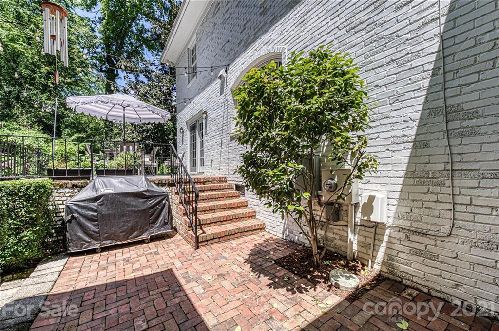 2831 Wickersham Road Charlotte, NC 28211 - Photo 38 of 47 a view of a house with backyard and sitting area