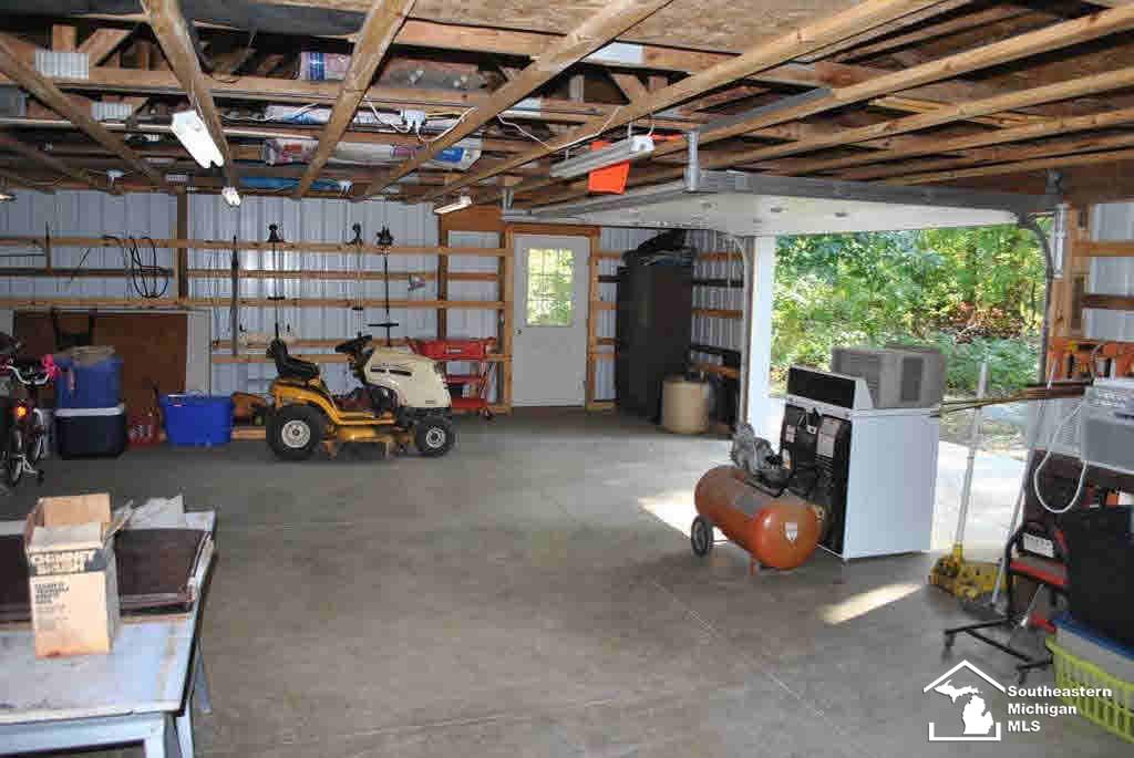 13140 West Dunbar Road Dundee, MI 48131 - Photo 20 of 24 20450560-19.JPG