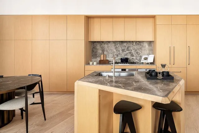 $2,875,000 | 30 Front Street, Unit 17C | DUMBO