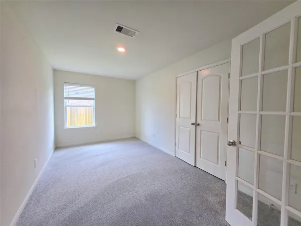 $2,000 | 380 Stonegate Drive, Katy, TX 77493