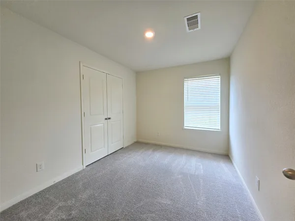 $2,000 | 380 Stonegate Drive, Katy, TX 77493