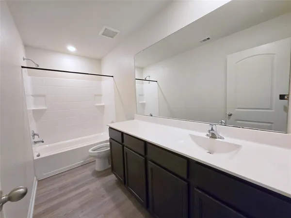 $2,000 | 380 Stonegate Drive, Katy, TX 77493