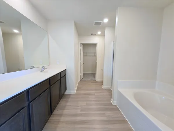 $2,000 | 380 Stonegate Drive, Katy, TX 77493