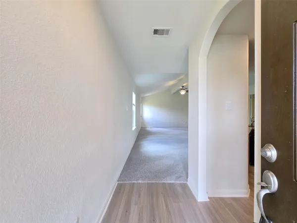 $2,000 | 380 Stonegate Drive, Katy, TX 77493
