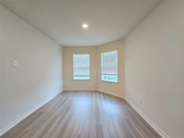 $2,000 | 380 Stonegate Drive, Katy, TX 77493