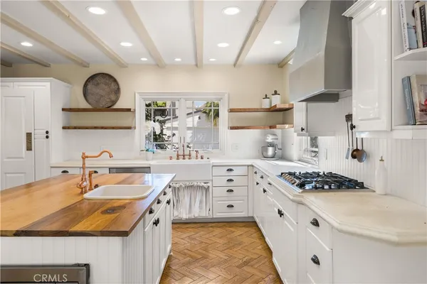 $9,500 | 5770 East Lucia Walk, Long Beach, CA 90803