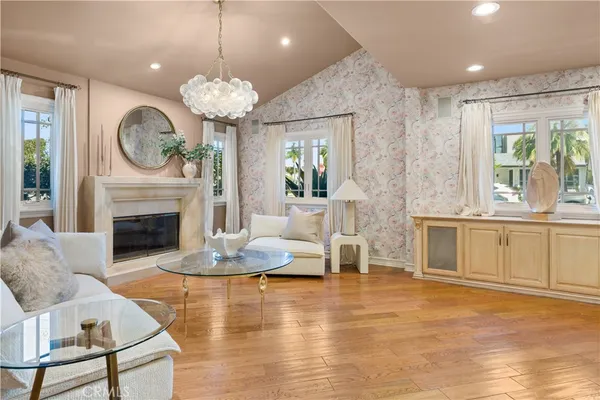 $9,500 | 5770 East Lucia Walk, Long Beach, CA 90803