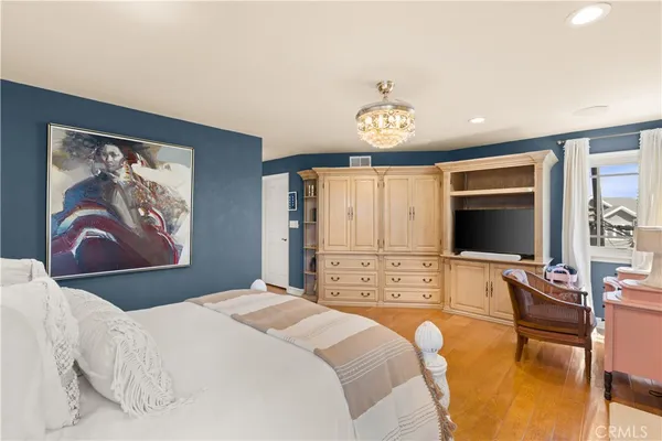 $9,500 | 5770 East Lucia Walk, Long Beach, CA 90803