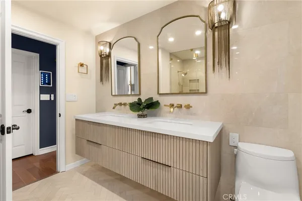 $9,500 | 5770 East Lucia Walk, Long Beach, CA 90803