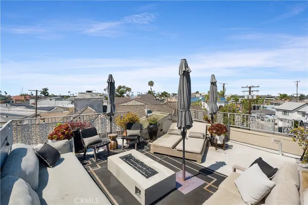 $9,500 | 5770 East Lucia Walk, Long Beach, CA 90803