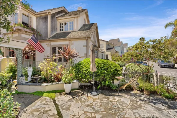 $9,500 | 5770 East Lucia Walk, Long Beach, CA 90803