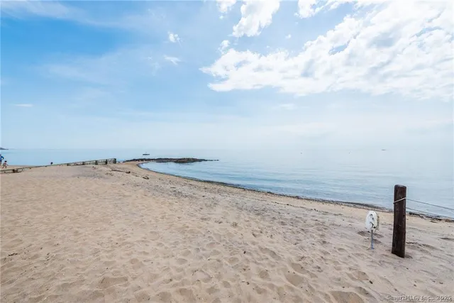 a car parked on the side of a building