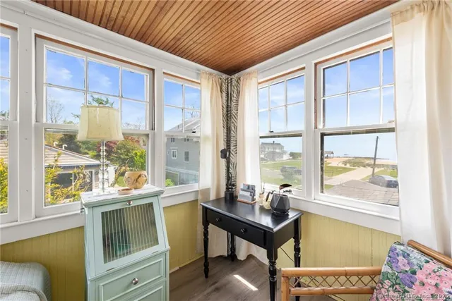 a picture of a book and a white house