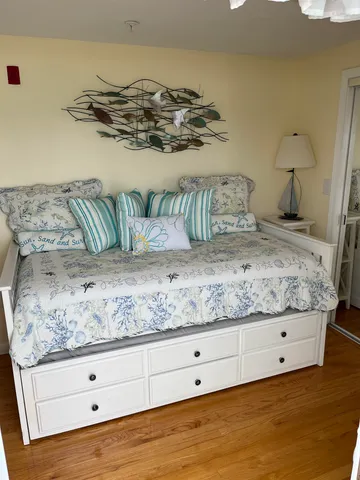 $2,300 | 116 Central Avenue, Unit 3, Salisbury, MA 01952