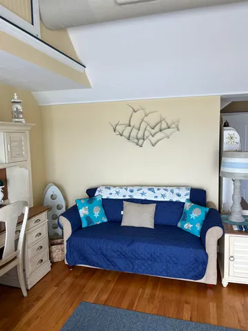 $2,300 | 116 Central Avenue, Unit 3, Salisbury, MA 01952