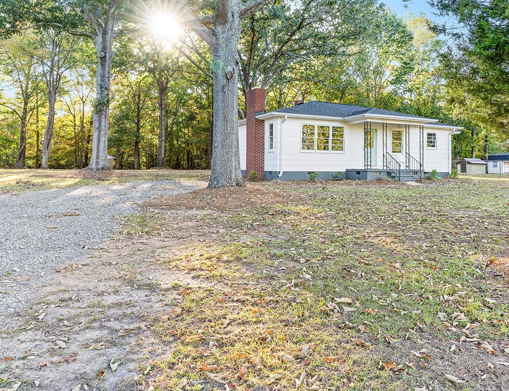 733 Highway 702 Chappells, SC 29037 - Photo 4 of 21 Gallery Image 4