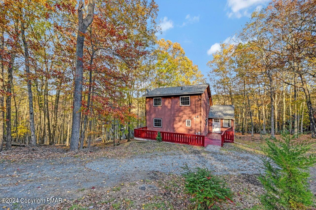 2228 Southport Drive Bushkill, PA 18324 - Photo 49 of 56 a view of a room with trampoline