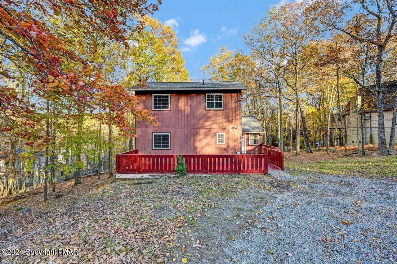2228 Southport Drive Bushkill, PA 18324 - Photo 50 of 56 a front view of a house with a yard
