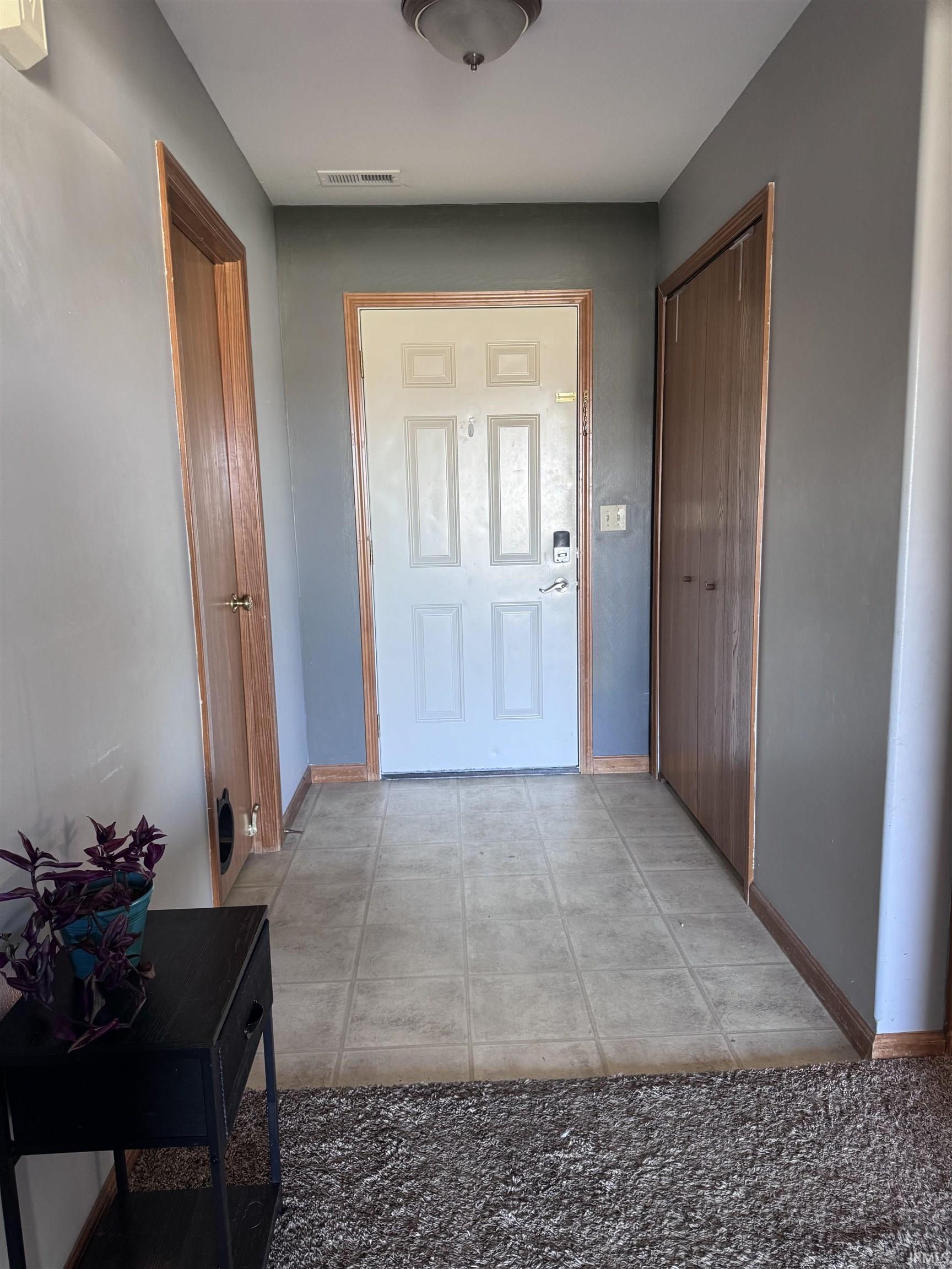 627 West Liberty Street Butler, IN 46721 - Photo 2 of 17