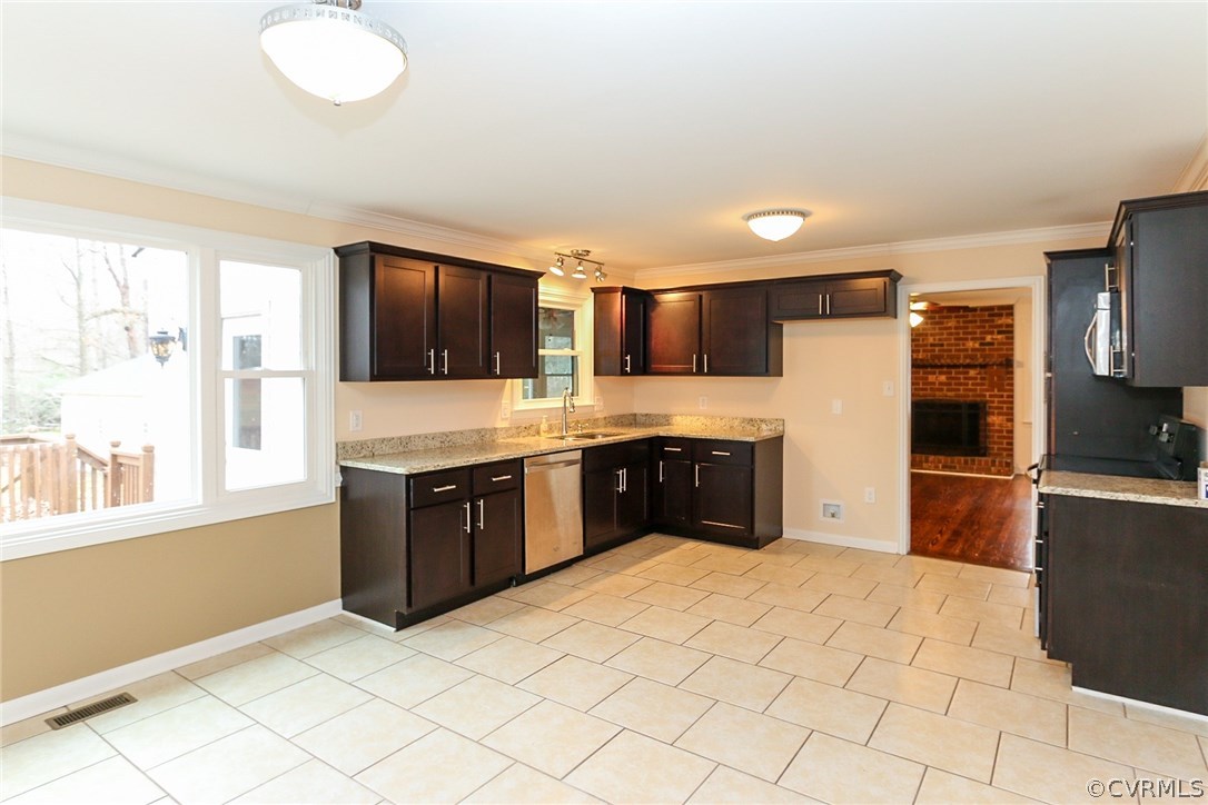14305 Rivermont Road Chester, VA 23836 - Photo 4 of 25 Gallery Image 4