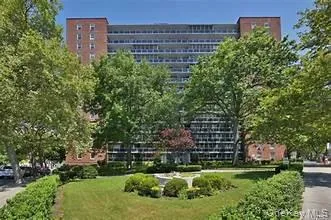 $2,400 | 97-07 63rd Road, Unit 15B | Rego Park