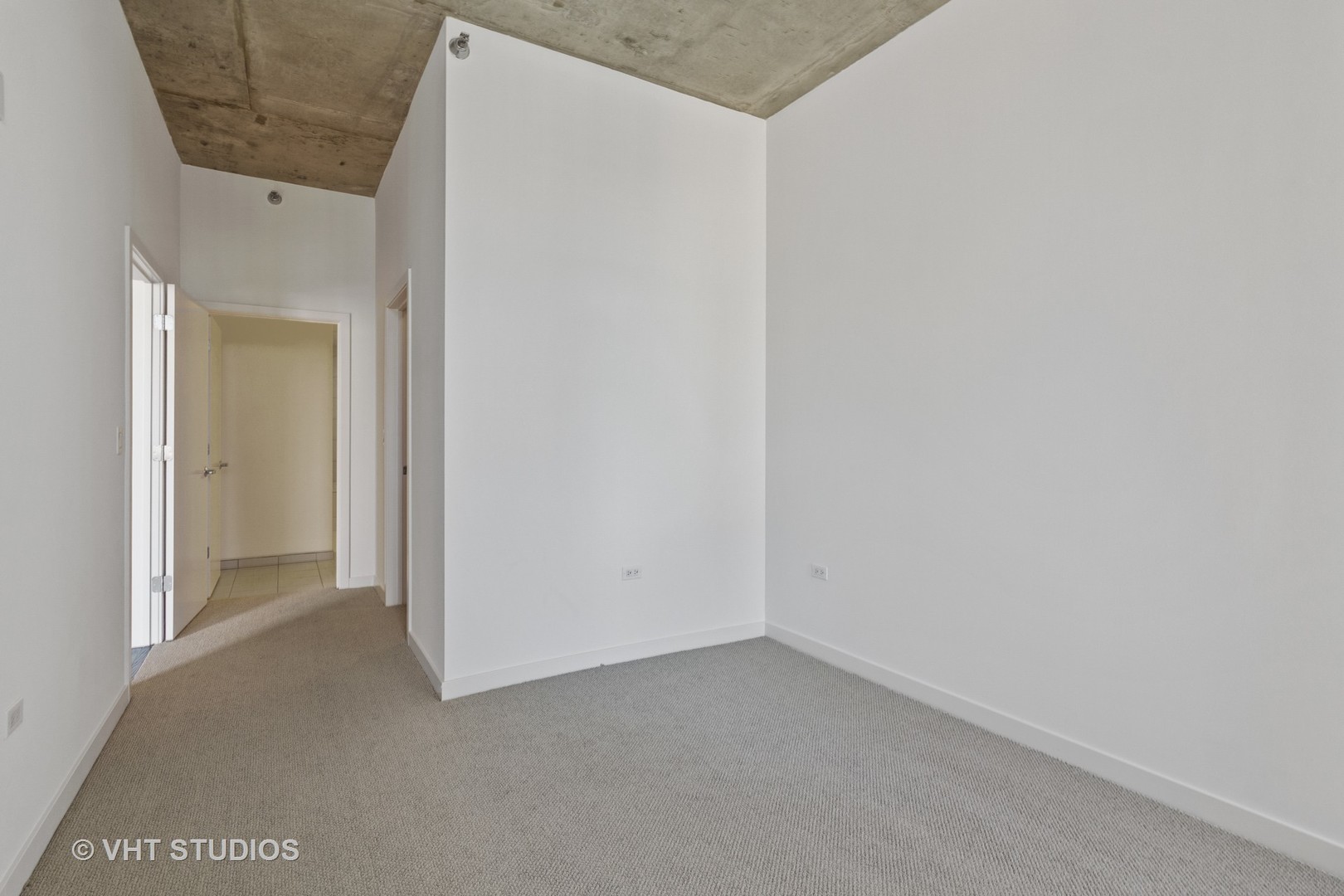 235 West Van Buren Street, Unit 4514 Chicago, IL 60607 - Photo 11 of 27