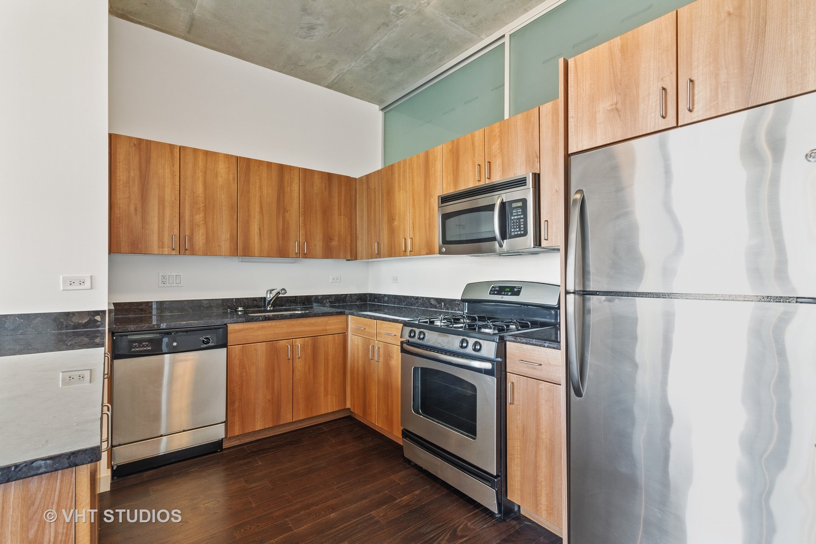 235 West Van Buren Street, Unit 4514 Chicago, IL 60607 - Photo 4 of 27