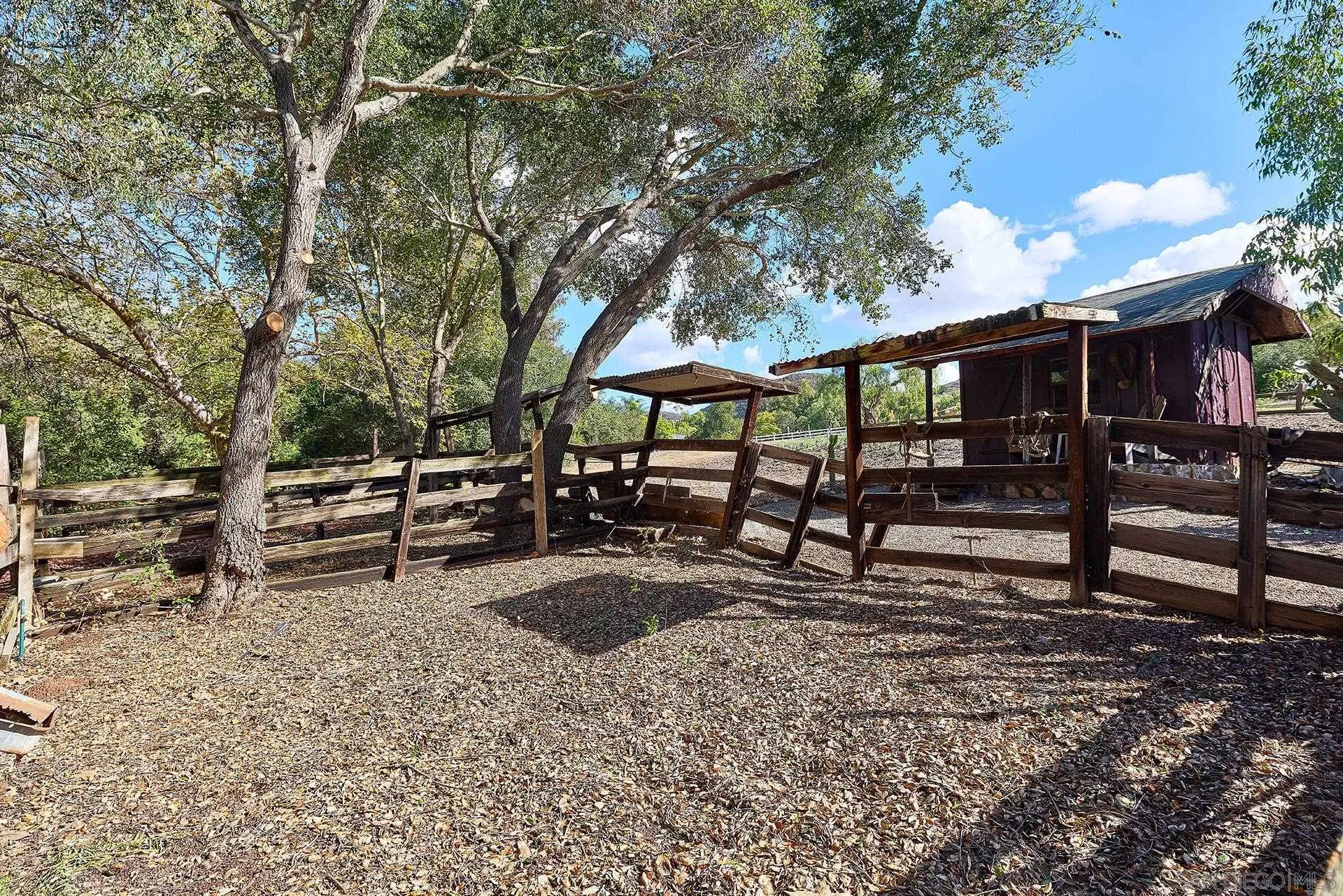 15260 Vali Hai Road Poway, CA 92064 - Photo 28 of 40 a view of a backyard with sitting area