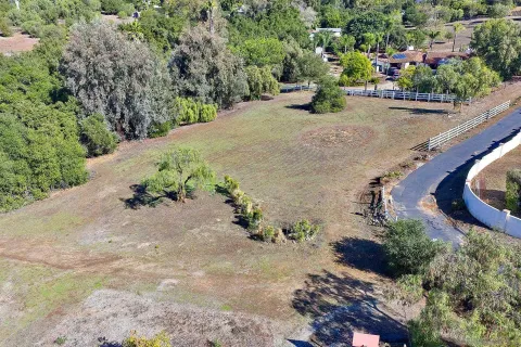 view of outdoor space and yard