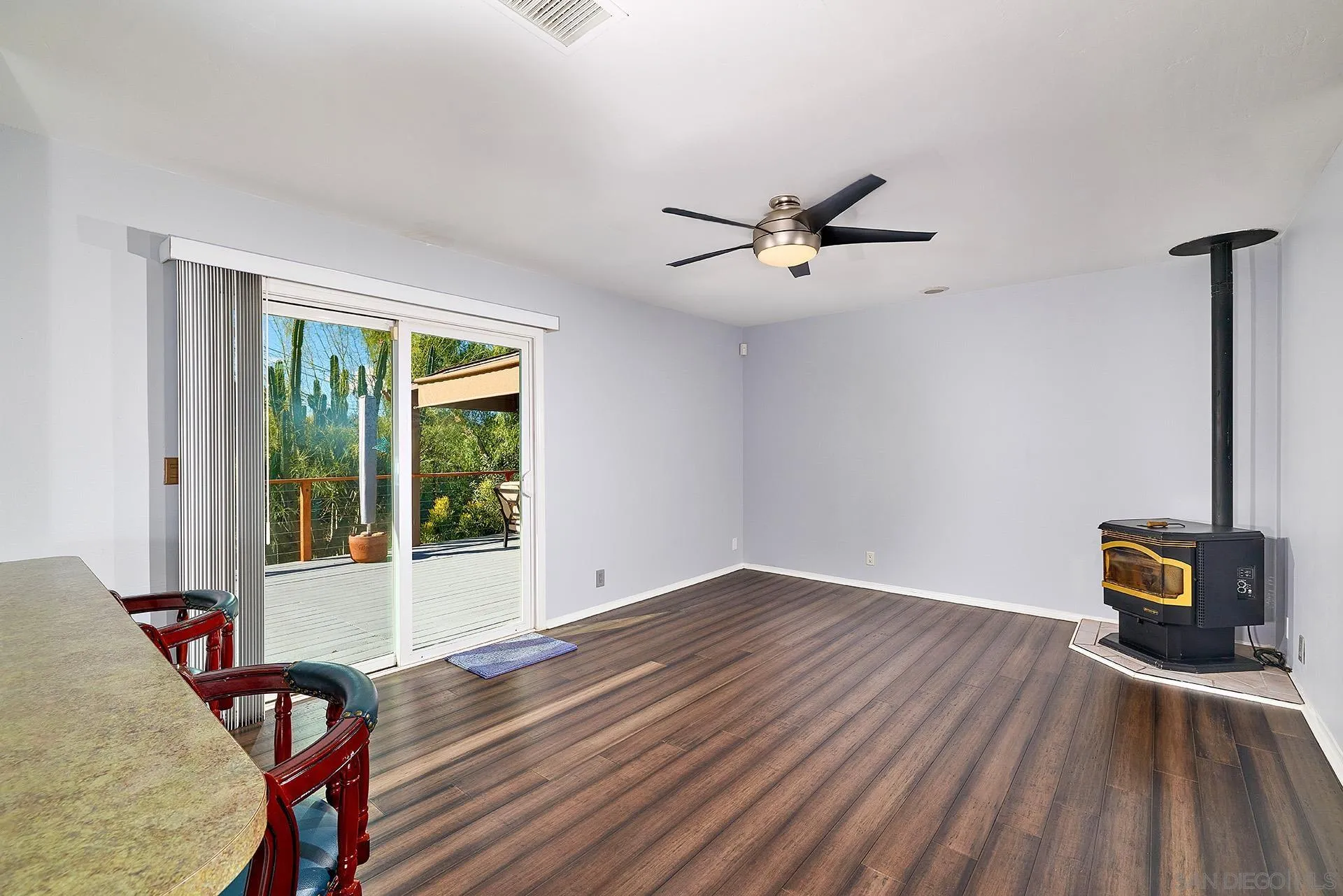 15260 Vali Hai Road Poway, CA 92064 - Photo 10 of 40 a view of a room with wooden floor gym equipment