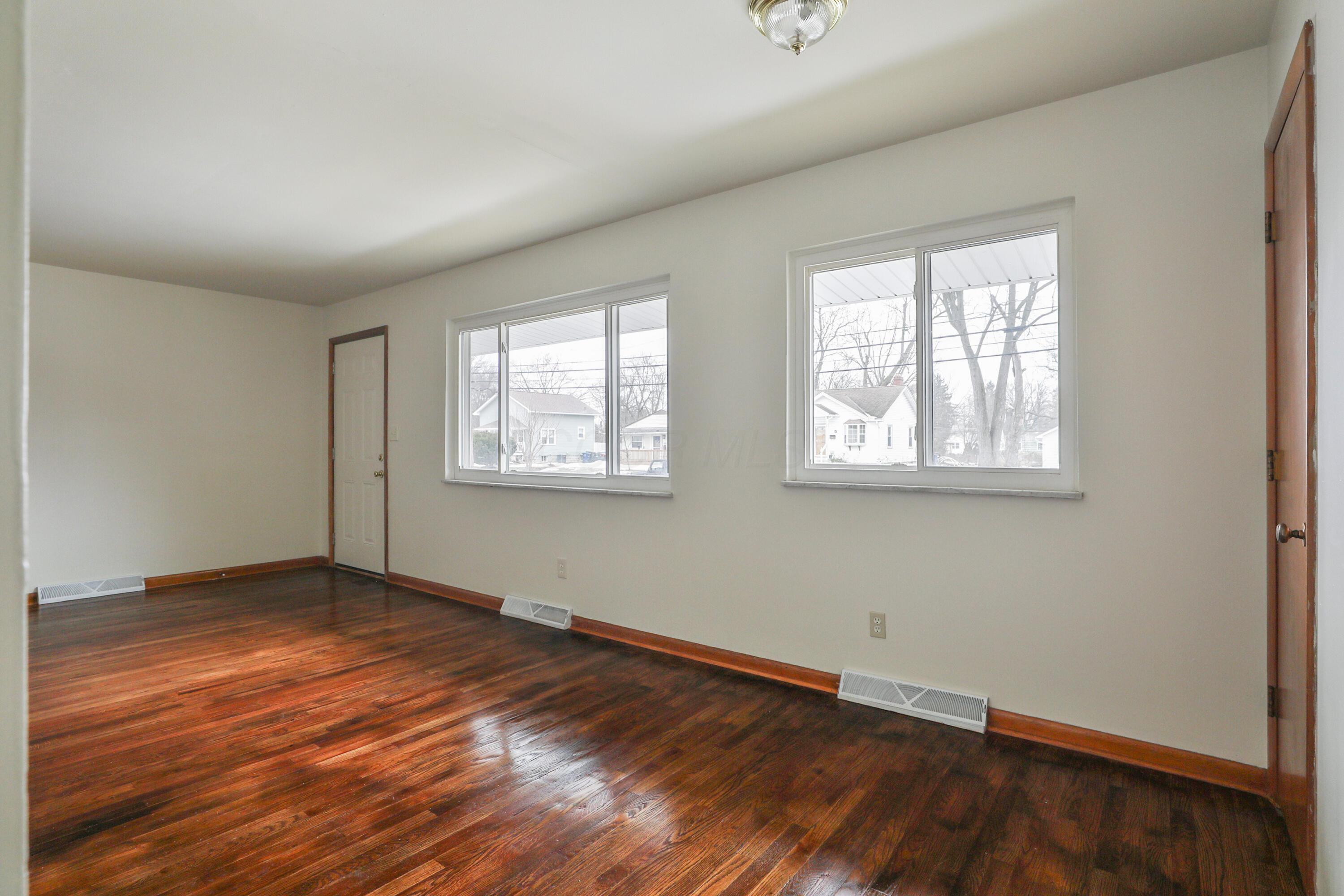 1046 Northridge Road Columbus, OH 43224 - Photo 12 of 36 1046-Northridge-11