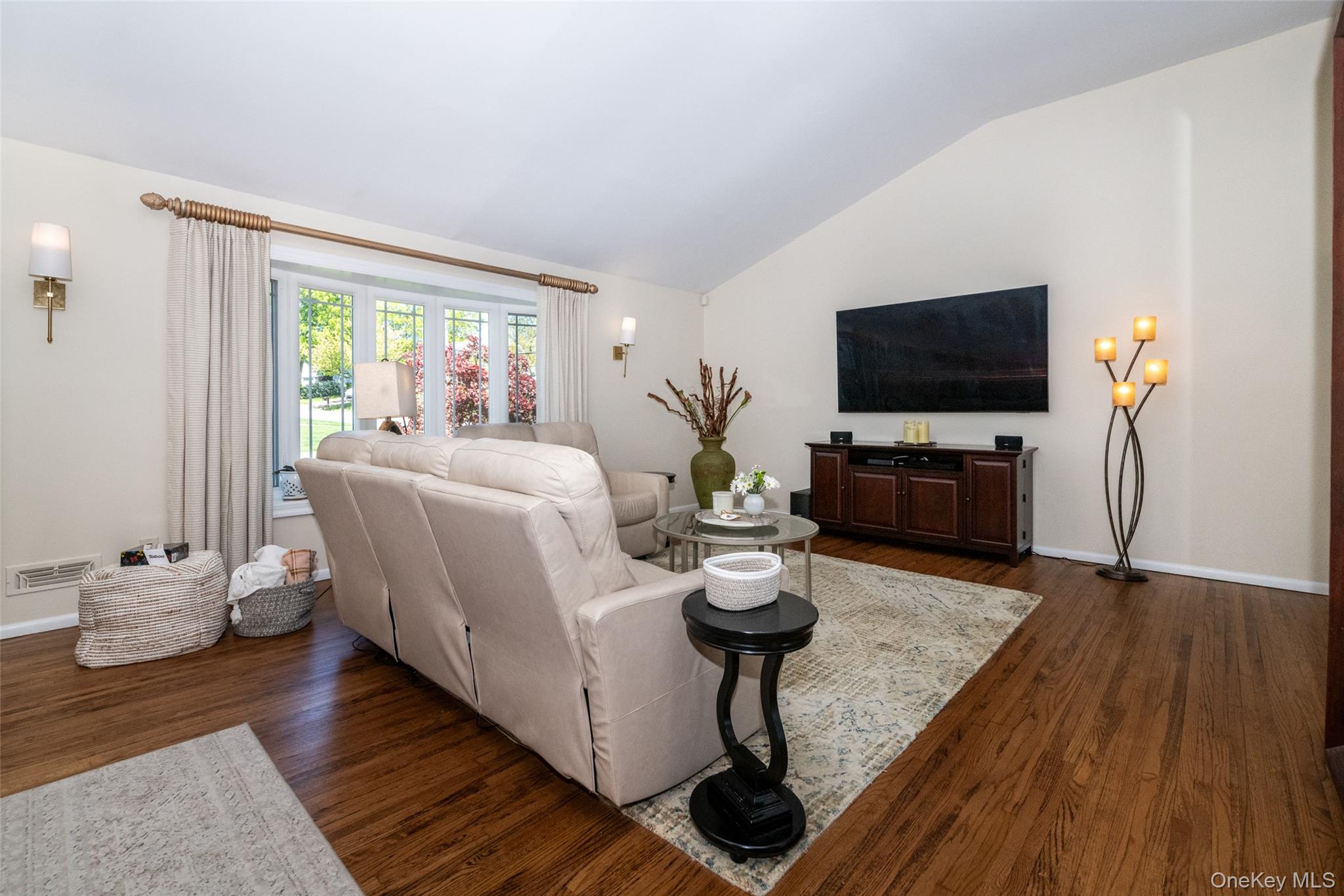 1 Lynns Way New Rochelle, NY 10805 - Photo 6 of 30
