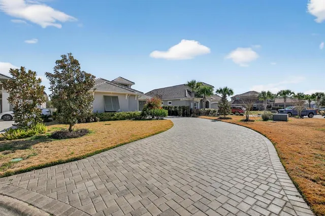 $985,000 | 401 Bourganville Drive, Palm Coast, FL 32137