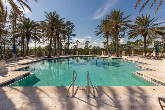 $985,000 | 401 Bourganville Drive, Palm Coast, FL 32137