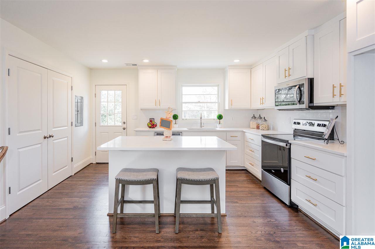 956 Oak Grove Road Birmingham, AL 35209 - Photo 12 of 47