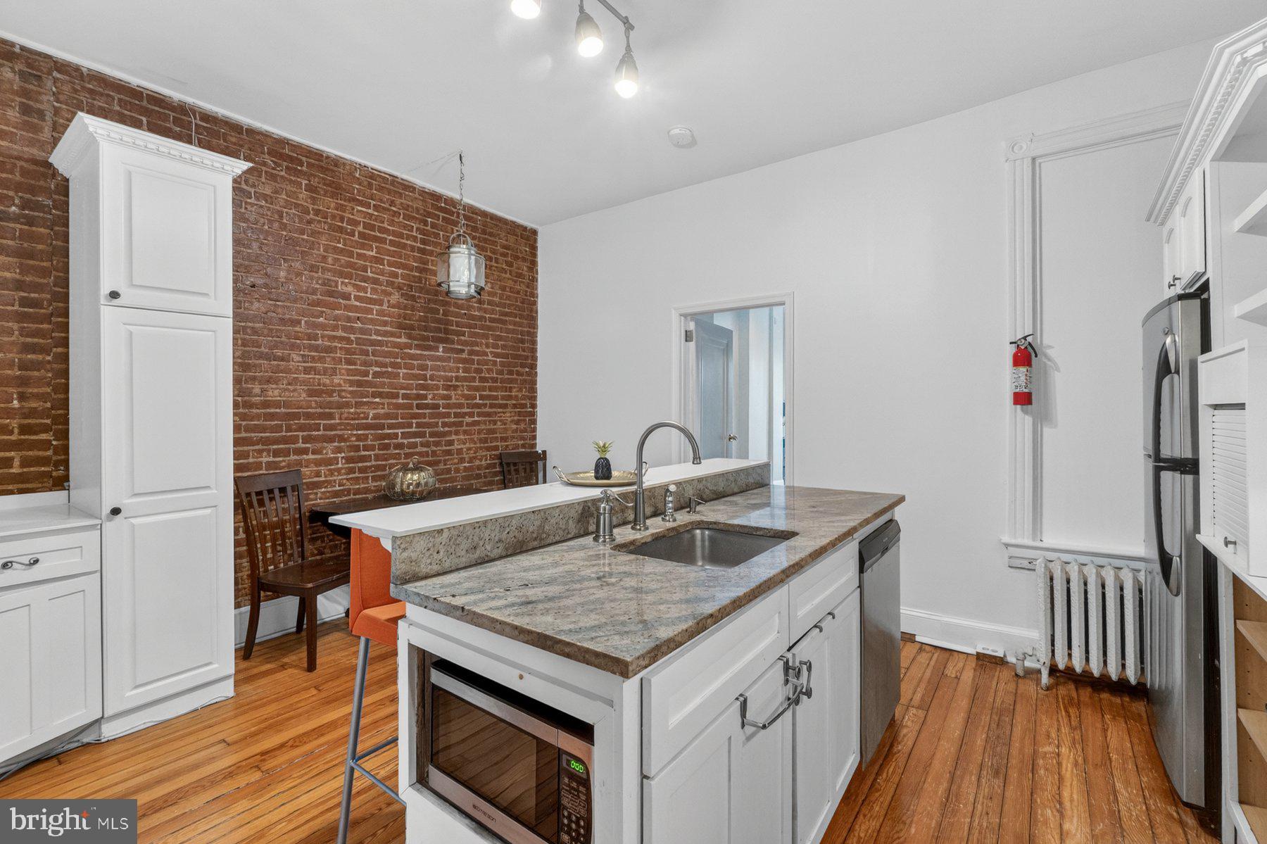 19 R Street Northwest, Unit A Washington, DC 20001 - Photo 12 of 37