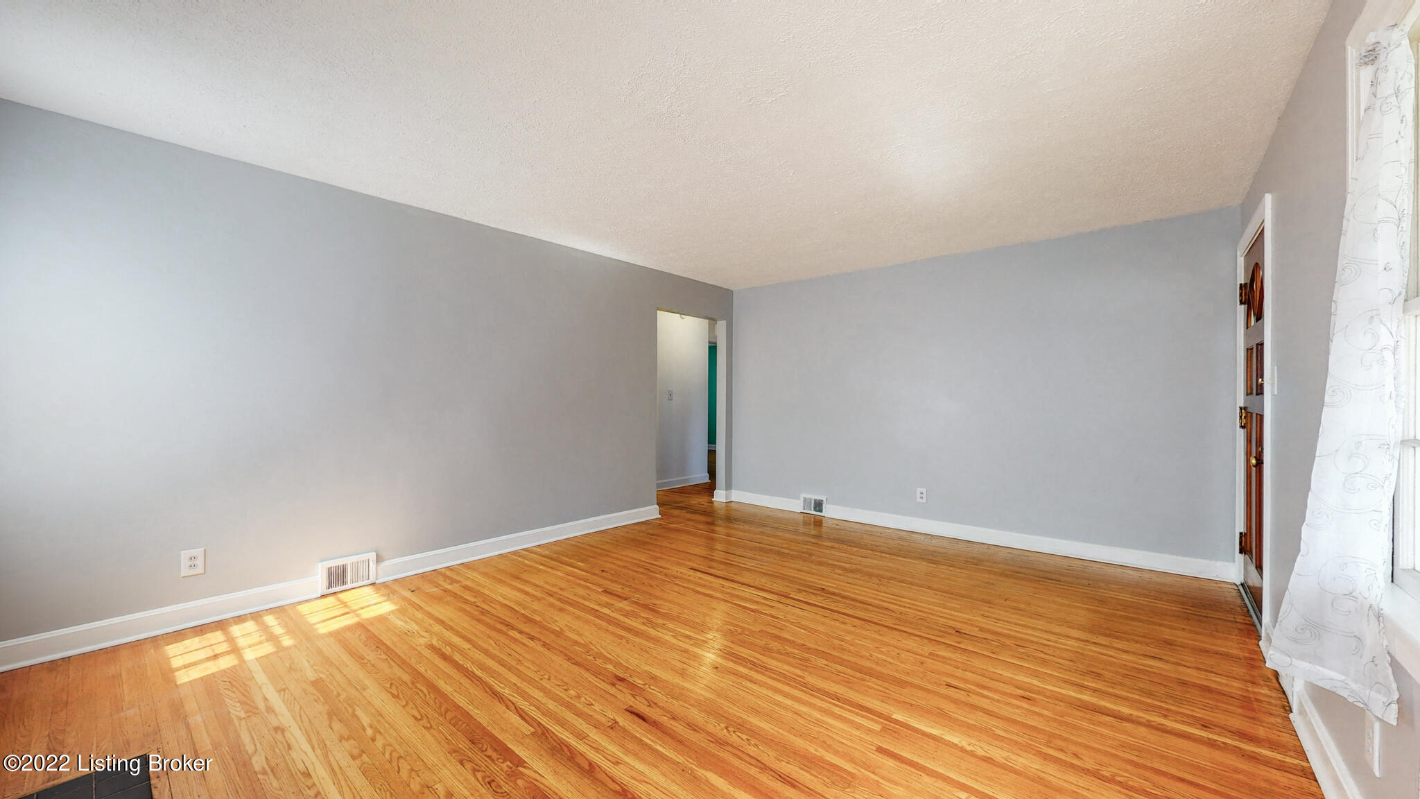 2910 Beaumont Road Louisville, KY 40205 - Photo 11 of 36 2910 Beaumont Rd Louisville KY 40205-4